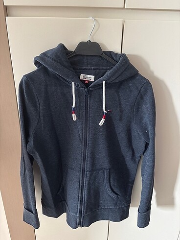 Kapüşonlu sweatshirt