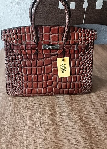 Hiç kullanılmamıştr orjinal Hermes timsah derisi kadın clutch ça