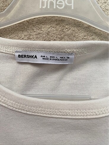 l Beden beyaz Renk BERSHKA