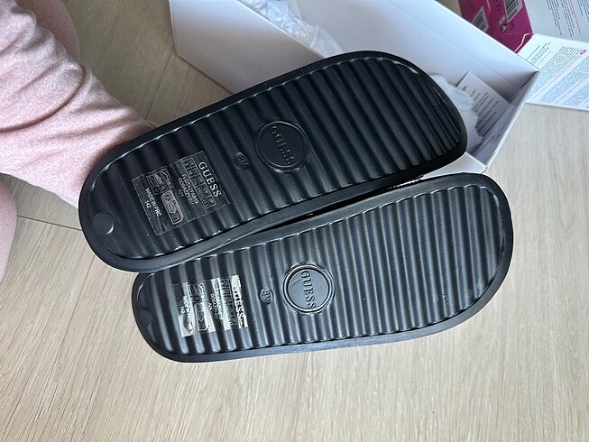 38 Beden Guess Terlik