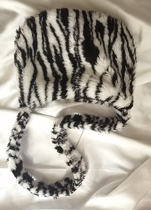 zebra desenli çanta 