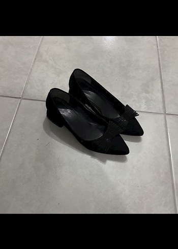Siyah Topuklu Kadın Ofis Ayakkabısı