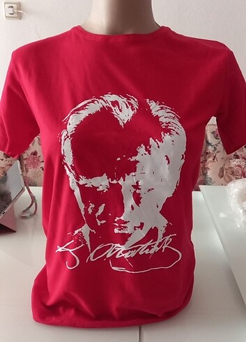 Atatürk lu tişört 