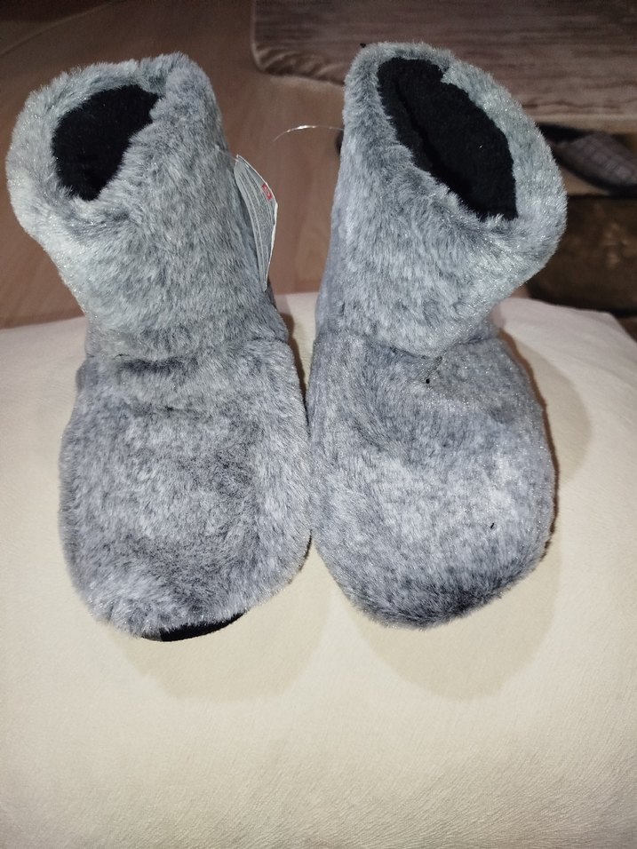 Kızlar için Gri Sıcak Kürklü Ev Terliği - Görsel 3