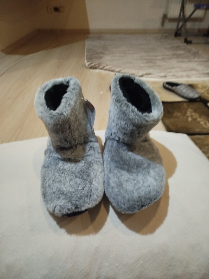 Kızlar için Gri Sıcak Kürklü Ev Terliği - Görsel 2