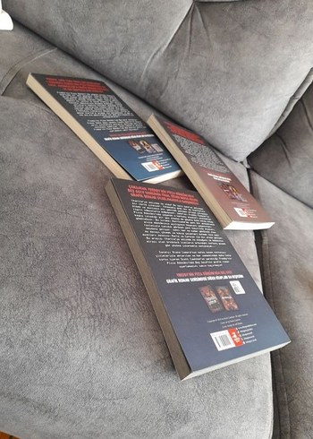 Beden Renk Freddy'nin Pizza Dükkanı Grafik Roman Seti