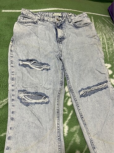 LC Waikiki Yırtmaçlı Jean Pantolon