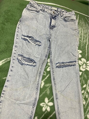 40 Beden Yırtmaçlı Jean Pantolon