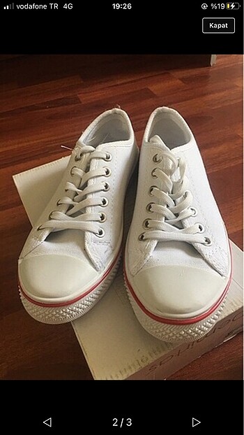 Beyaz Converse