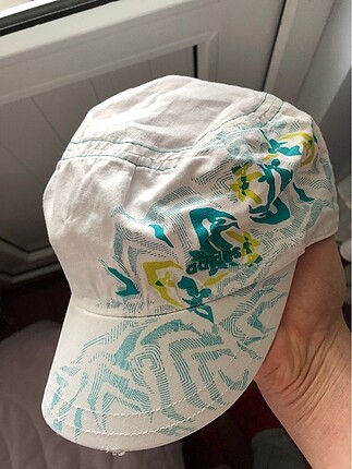 Adidas şapka