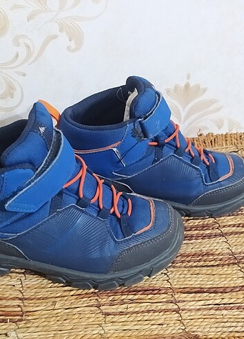 Decathlon 31 numara su geçirmez çocuk botu