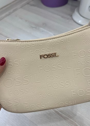 Fossil Bej Renkli Altın renk Zincir Detaylı Fossil Deri Çanta