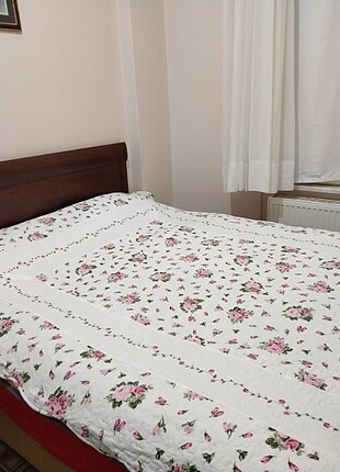 Yatak örtüsü takımı beyaz çiçekli 
