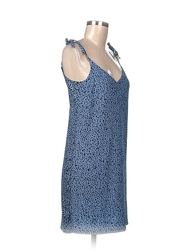 H&M H&M Kısa Elbise %70 İndirimli.