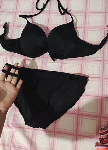 Siyah bikini takımı 