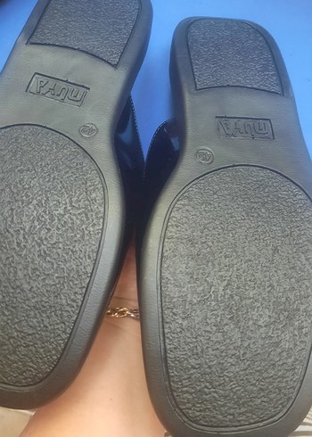 muya damatSiyah Parlak Tokalı Terlik - Görsel 7