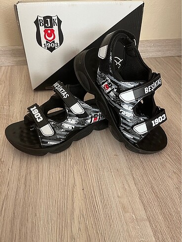 Kinetix 34 numara Beşiktaş sandalet