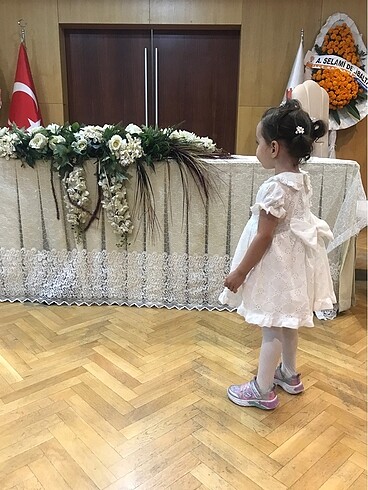 18-24 Ay Beden Bebek kız elbisesi 18 ay 2 yaş uygun 2 kere giydi