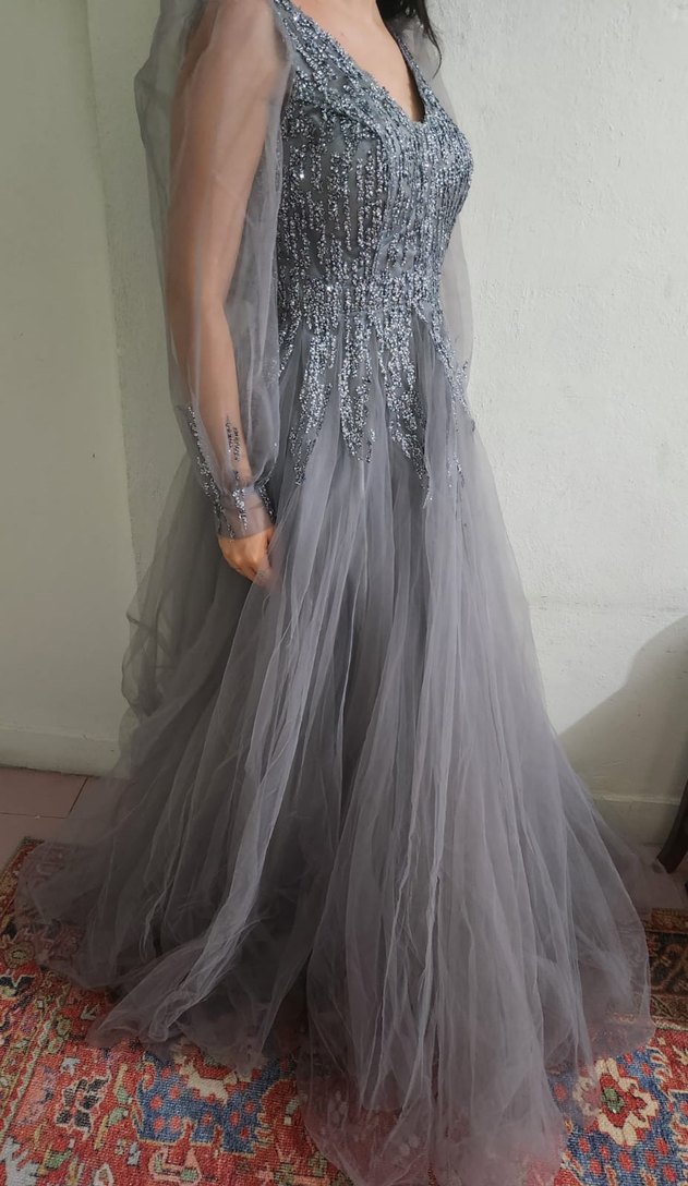 Gri İşlemeli Uzun Kollu Nişan Elbisesi - Görsel 2