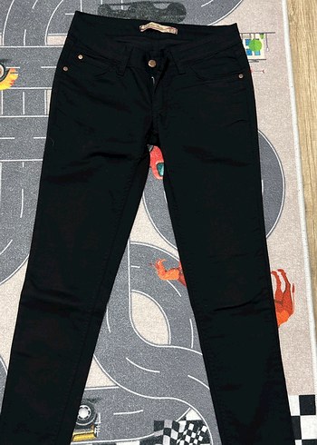 Düğmeli Siyah Regular Fit Kadın Jean
