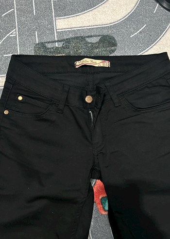 Diğer Düğmeli Siyah Regular Fit Kadın Jean