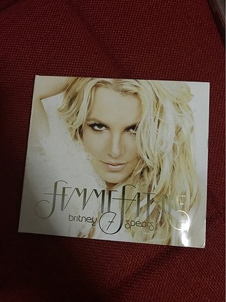 Britney Spears Femme Fatale (Albüm)