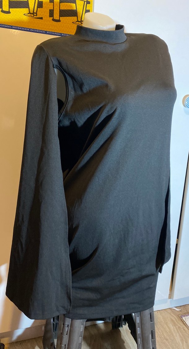 Yüksek Yakalı Siyah Yarasa kol mini elbise - Görsel 3