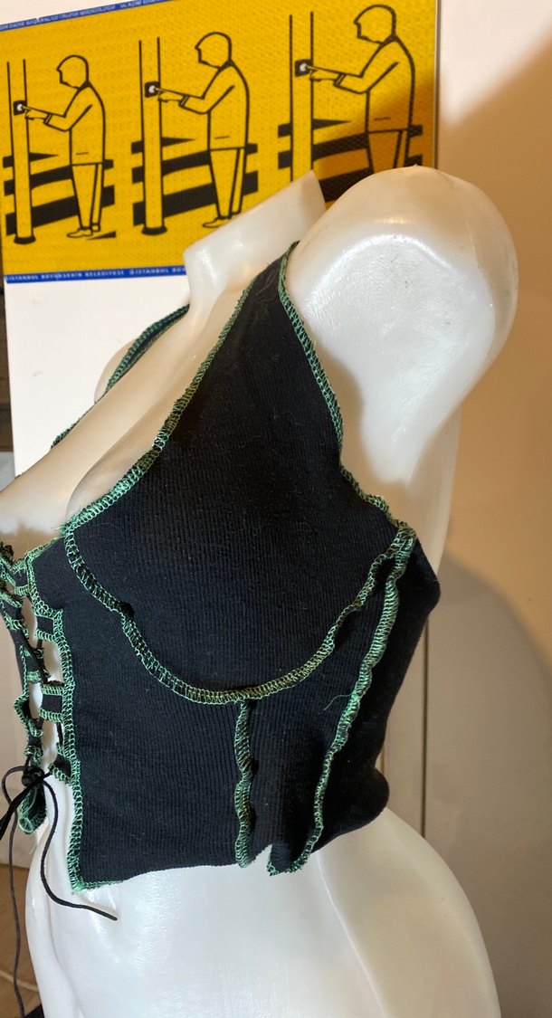 Kemer Detaylı Siyah Gotik Mini Büstiyer - Görsel 3