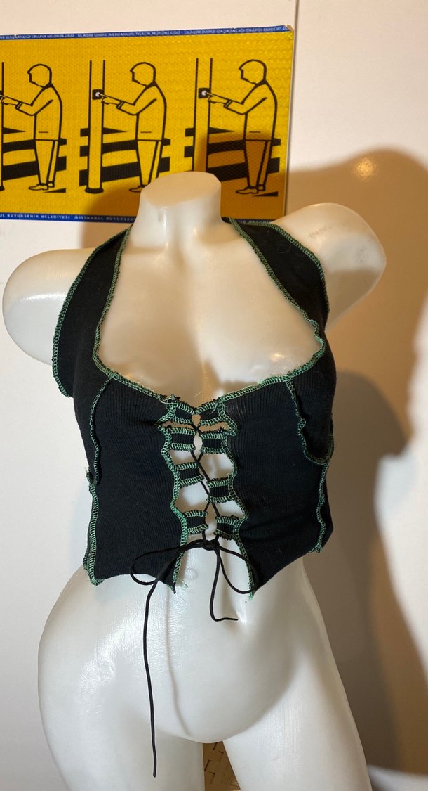 Kemer Detaylı Siyah Gotik Mini Büstiyer - Görsel 2