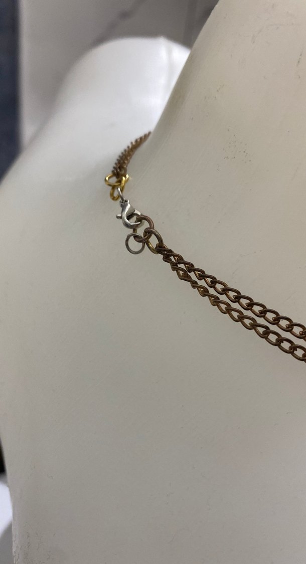 Zincir Detaylı Altın Rengi Midi Kolye - Görsel 3