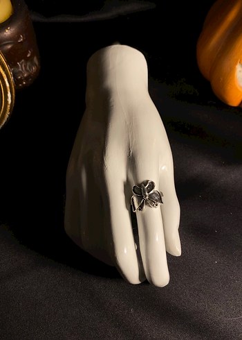 Detaylı Gotik Kadın Yüzükleri