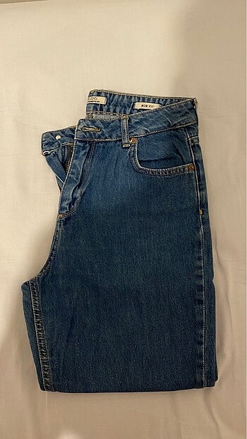 Lc Waikiki Mom Jean