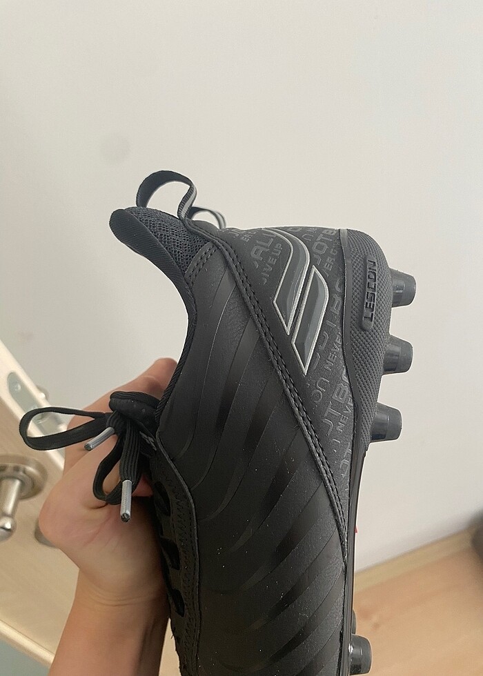 Halı saha ayakkabısı - Görsel 2