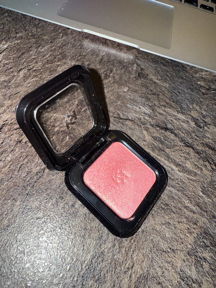 Pastel Pembe Göz Farı - Görsel 3