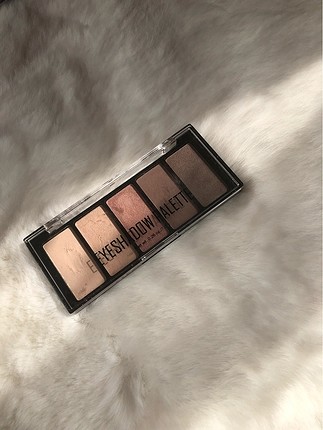 H&M nude palet