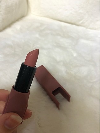 Nude mat ruj