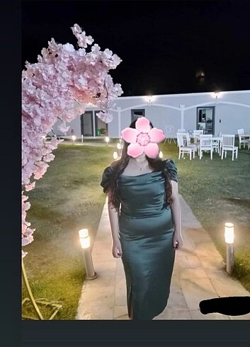 Diğer Zümrüt yeşili elbise sadece bir defa giyildi