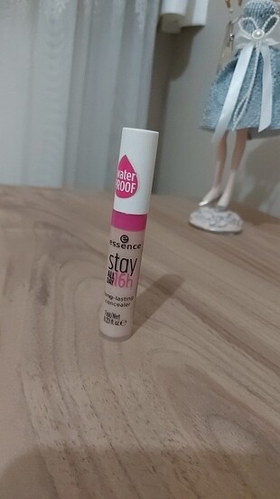 Essence concealer