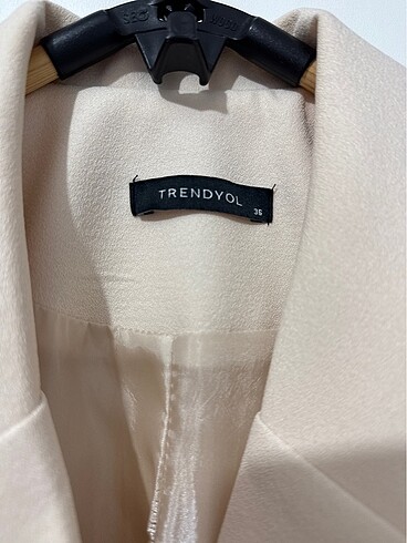 Trendyol & Milla Ekru blazer