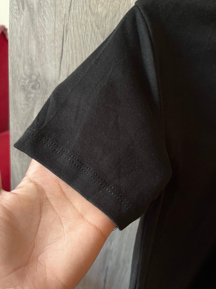 Siyah V Yaka Kısa Kollu Kadın Tişört - Görsel 3