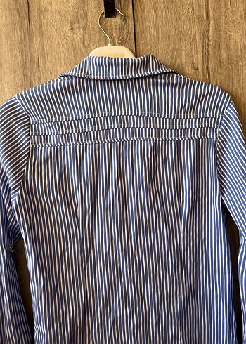 Mavi Çizgili Düğmeli Kadın Gömlek - Görsel 5