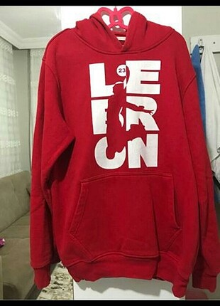 Kırmızı sweatshirt