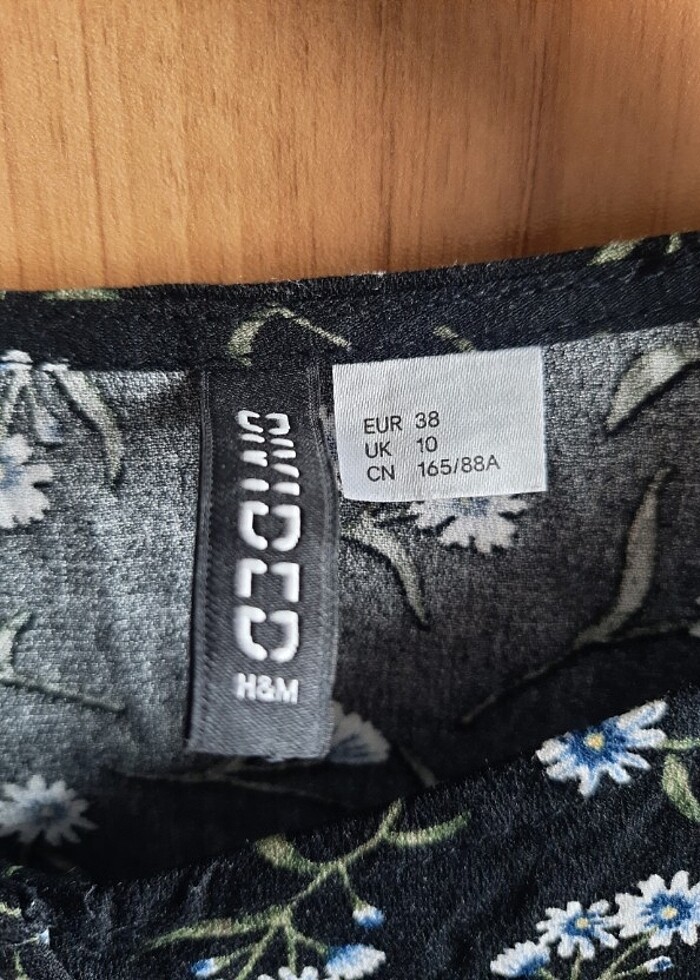 H&M çiçekli kısa elbise - Görsel 2