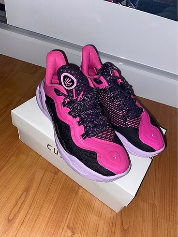 Curry 11 basketbol ayakkabısı