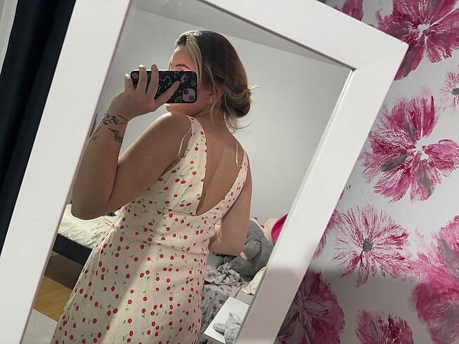 Zara Zara kirazlı saten elbise