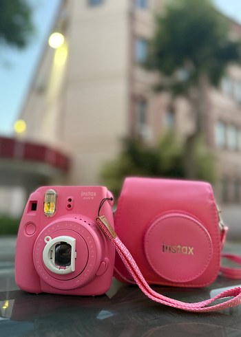 Pembe Instax Mini 9