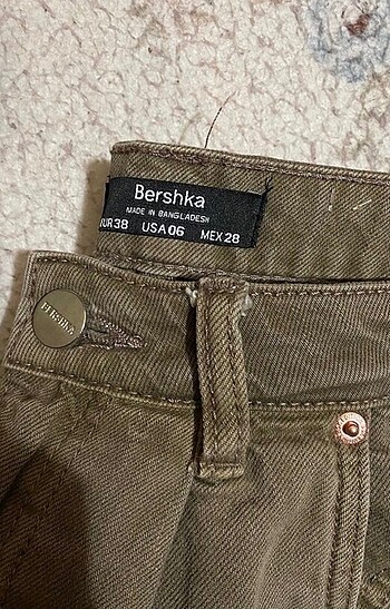 Renkli Bershka Kot