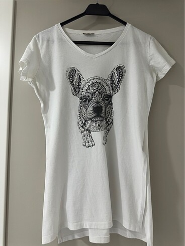 Beyaz tshirt