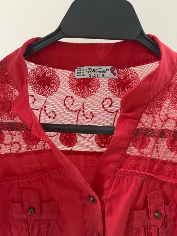 Kısa Kollu Kırmızı Düğmeli Kadın Gömlek - Görsel 4