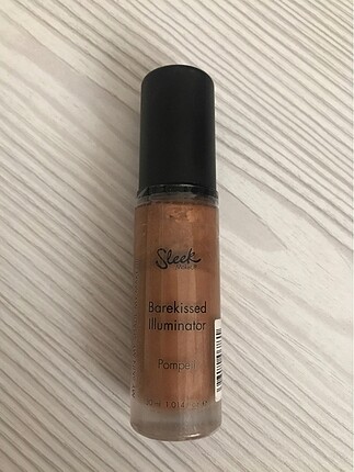 Sleek barekissed aydınlatıcı